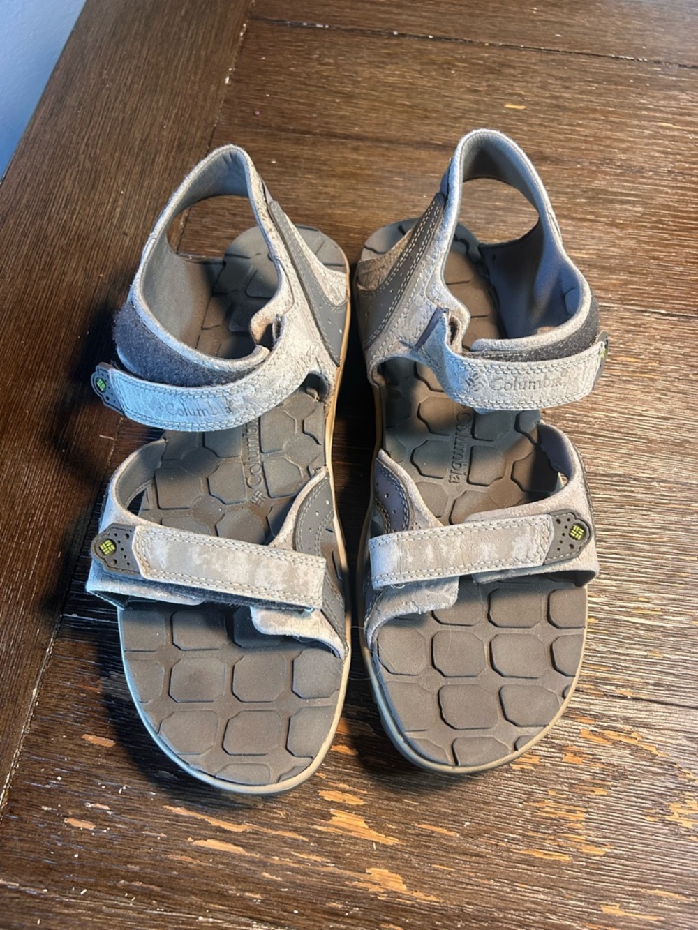 Like new! Columbia surf tide sandals size 10